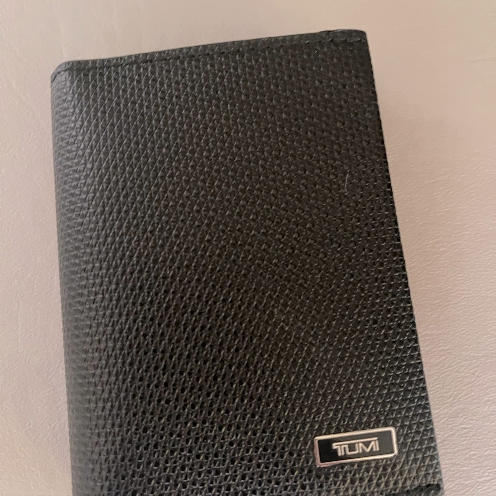 Tumi slim wallet